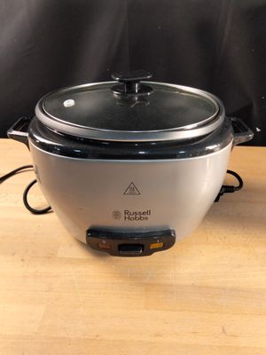 Friteuse Russell Hobbs. Ne s'allume pas, cuve déformée.