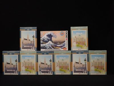 un grand nombre de livres posés sur une table