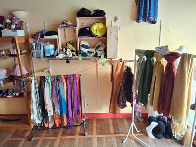 Stock de vétements femme, sacs, chaussures,