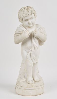 Statue en marbre représentant un amour.