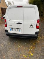 Un véhicule automobile utilitaire de marque CITROËN, modèle … (photo 3)