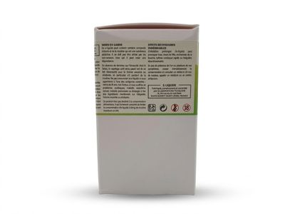 une bouteille de lait posée sur une table blanche