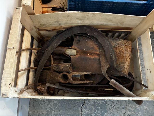 ART POPULAIRE - Lot de deux caisses d'outillages à main ancien