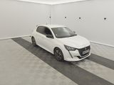 la voiture blanche est garée dans le garage de l'immeuble