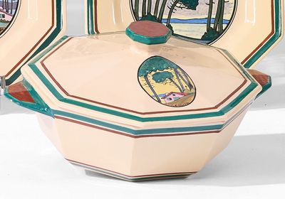 deux bols décorés de motifs