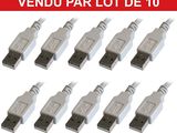 six câbles USB reliés les uns aux autres sur un fond blanc