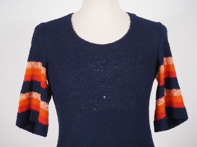 Louis FERAUD, Paris Robe longue à manches courtes en maille …