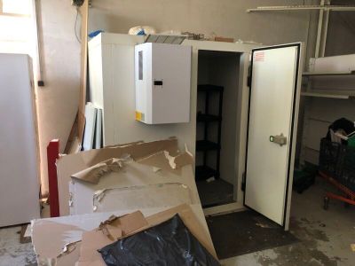 une image d'une pièce en cours de rénovation