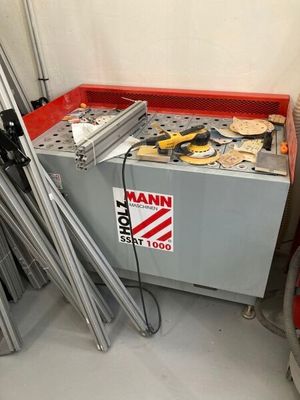 l'image d'une machine installée dans une pièce