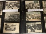 plusieurs vieilles photos en noir et blanc représentant des personnes et des véhicules, tirées d'un livre