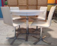 Table de salle à manger et 4 chaises (photo 3)