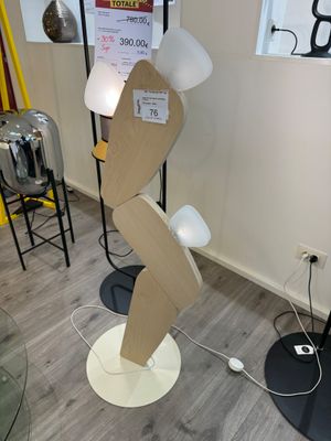 Lampadaire FIGO H. 130 cm Prix catalogue : 1020 euros