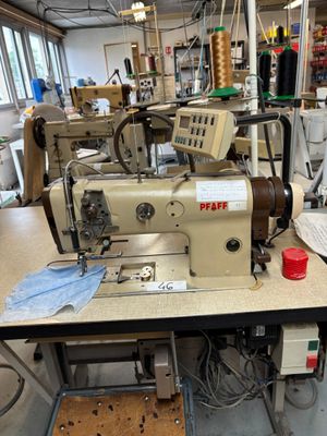 Piqueuse plate PFAFF (N°17) Avec boitier ELKA V720 ; bâti