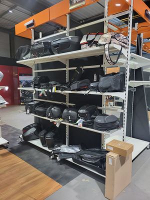 EXT - Top case MOTO GUZZI, VESPA et PEUGEOT, jupes de protec…