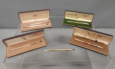 CROSS. Ensemble de 6 stylos bille ou porte mine, modèle "Gol…