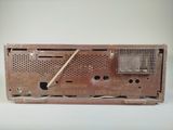 an old radio that is sitting on a table