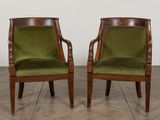 paire de fauteuils Art déco en noyer, avec assises rembourrées de velours vert