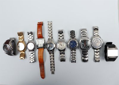 Collection de montres-bracelets vintage de différentes marqu… - Photo 1