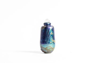 Robert EICKHOLT (act.1978-2013) Bouteille en verre irisé Sig…