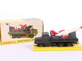 un camion miniature surmonté d'un missile