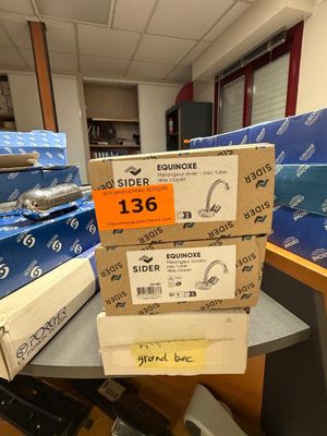 3 Mélangeurs dont 2 EQUINOX Mise à prix : 60€