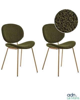 deux chaises dont l'une a une assise rembourrée verte et l'autre une assise rembourrée marron