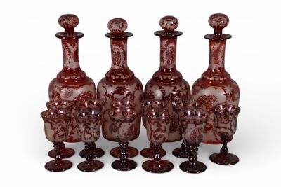 BOHEME. Partie de service à liqueur composé de 4 carafons et… - Photo 1