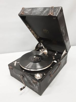 COLUMBIA. Gramophone portable. Modèle Viva-Tonal de Grafonol…