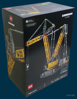 une boîte contenant un jeu de construction Lego