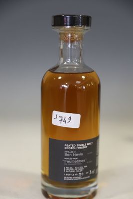 la bouteille est vide et prête à être remplie de quelque chose
