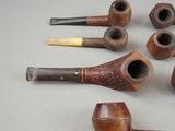 a lot of pipes that are sitting on a table