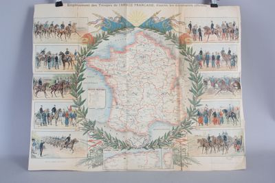 une vieille carte de la France sur laquelle on voit de nombreuses personnes à cheval