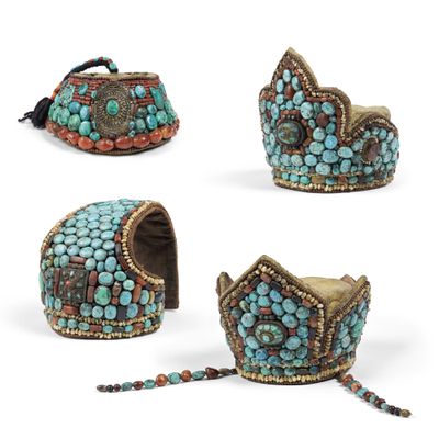 quatre vues différentes d'un chapeau et d'un sac à main ornés de perles