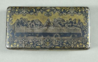 BOITE rectangulaire en argent niellé et vermeil figurant La …