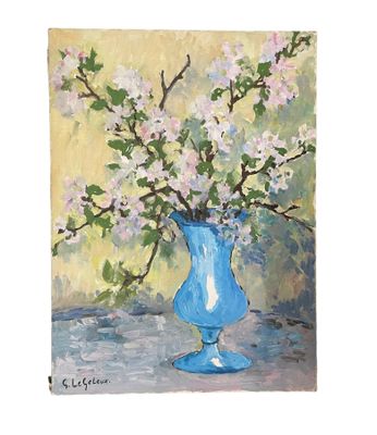 un tableau représentant un vase bleu contenant des fleurs