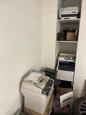1 lot de matériel informatique hors service comprenant : UC,…