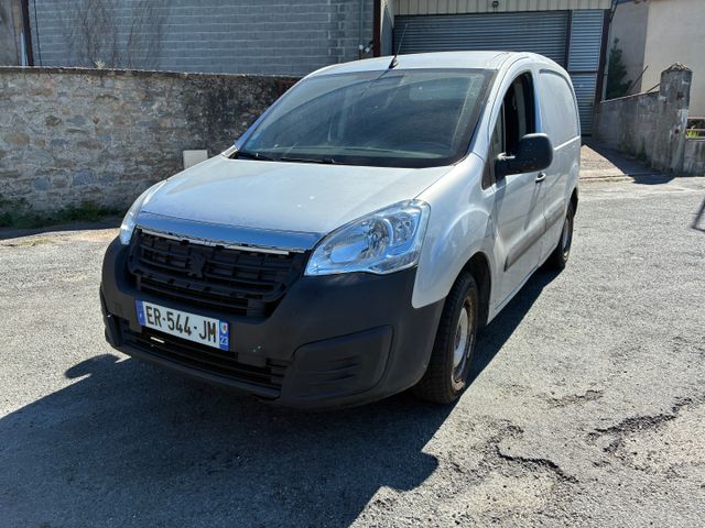 Véhicule utilitaire PEUGEOT Partner immatriculé ER-544-JM, 1ère m
