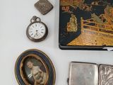 many items that are sitting on a table together