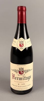 une bouteille de vin posée sur une table