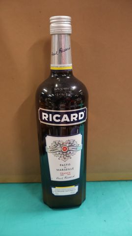 Lot de 11 bouteilles de Ricard 