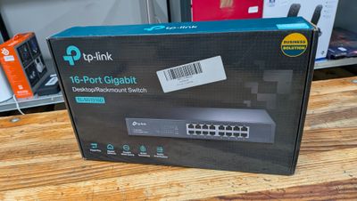 un boîtier TP-Link TL-SG108D à 10 ports Gigabit