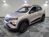 le nouveau suv de citrole est garé dans une salle d'exposition