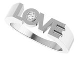 une photo d'une bague en diamant sur laquelle est inscrit le mot « amour »