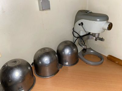 Batteur mélangeur : 3 cuves Vente à l'Hôtel des ventes - 26 …