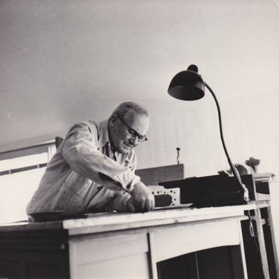 Daniel Frasnay. Joan Miró dans son atelier de Son Boter vers…