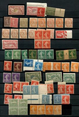 une image représentant une collection de timbres-poste sur un fond noir