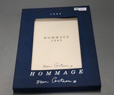 an image of a picture frame with the words hommage written on it