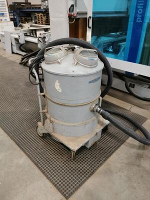 l'image d'une machine installée dans une pièce