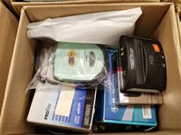 [DIVERS]. Réunion d'accessoires divers donc écouteurs, charg…