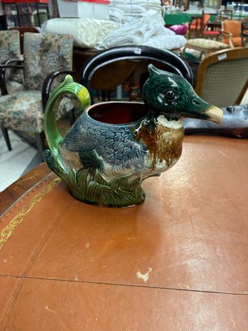 Pichet Canard en barbotine. 